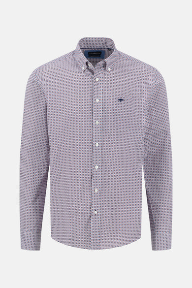 Chemise à manches longues rouge par FYNCH-HATTON avec motif géométrique et boutons blancs.