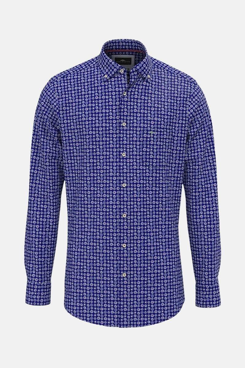 Chemise bleue à manches longues de FYNCH-HATTON avec motif géométrique circulaire et fermeture boutonnée.