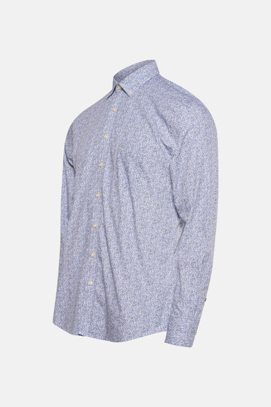 Chemise à manches longues bleue de FYNCH-HATTON, avec un motif floral délicat, vue de côté.