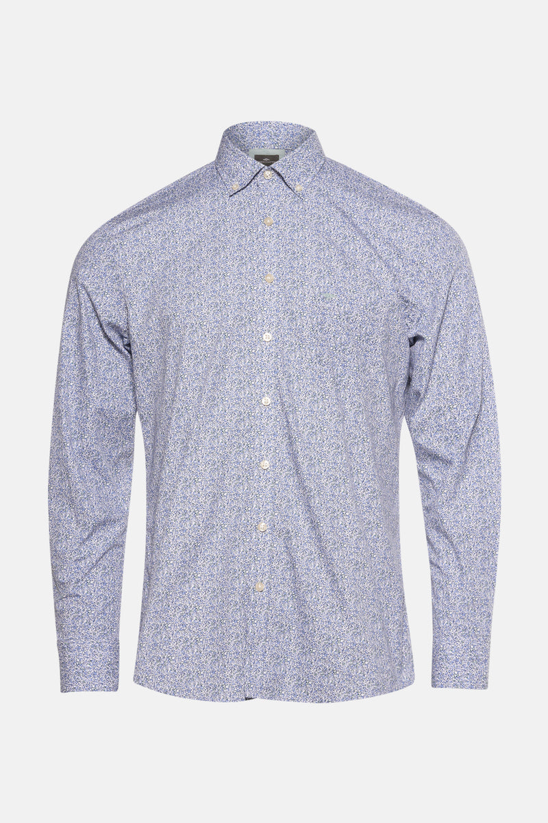 Chemise à manches longues bleue de FYNCH-HATTON avec un motif floral délicat et des boutons clairs.