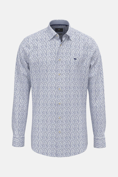 Chemise à manches longues multicolore de FYNCH-HATTON avec motif losanges et boutons visibles.
