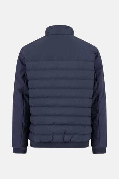 Veste de pluie bleue de FYNCH-HATTON avec un col montant et un motif matelassé sur le dos.