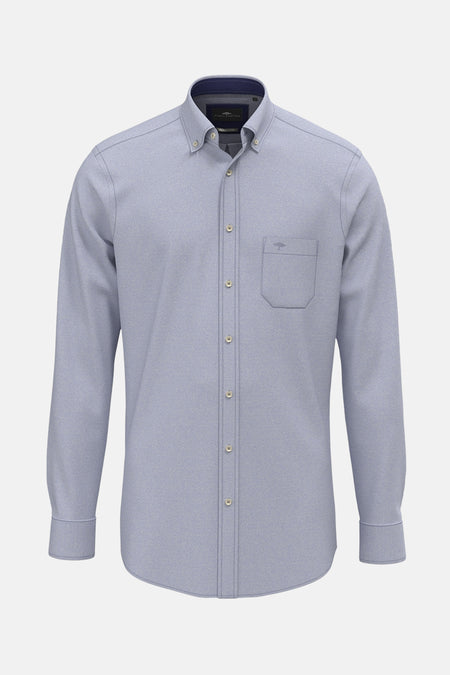 Blauwe blouse met lange mouwen van FYNCH-HATTON, met borstzak en lichtbeige knopen.
