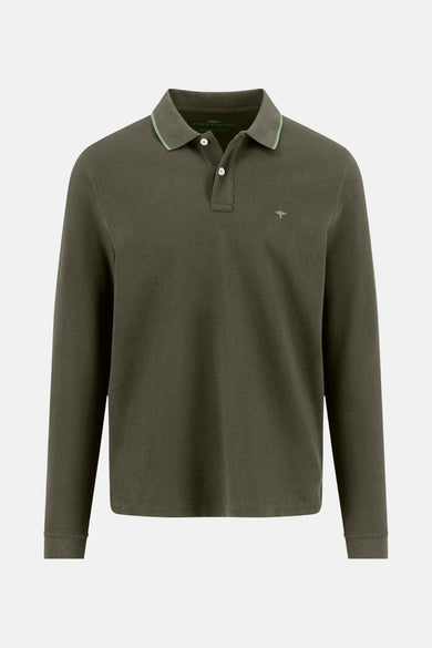 Kaki langarmig poloshirt van FYNCH-HATTON, achterzijde met groene bies bij de kraag.