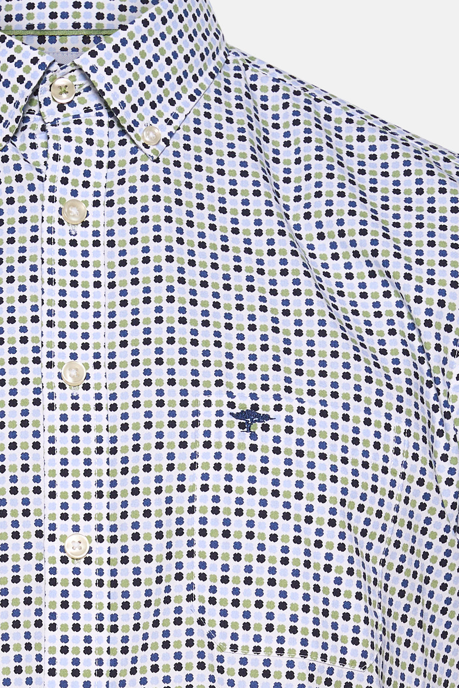 Chemise à manches longues multicolore de FYNCH-HATTON avec motif à pois et logo brodé sur la poche.