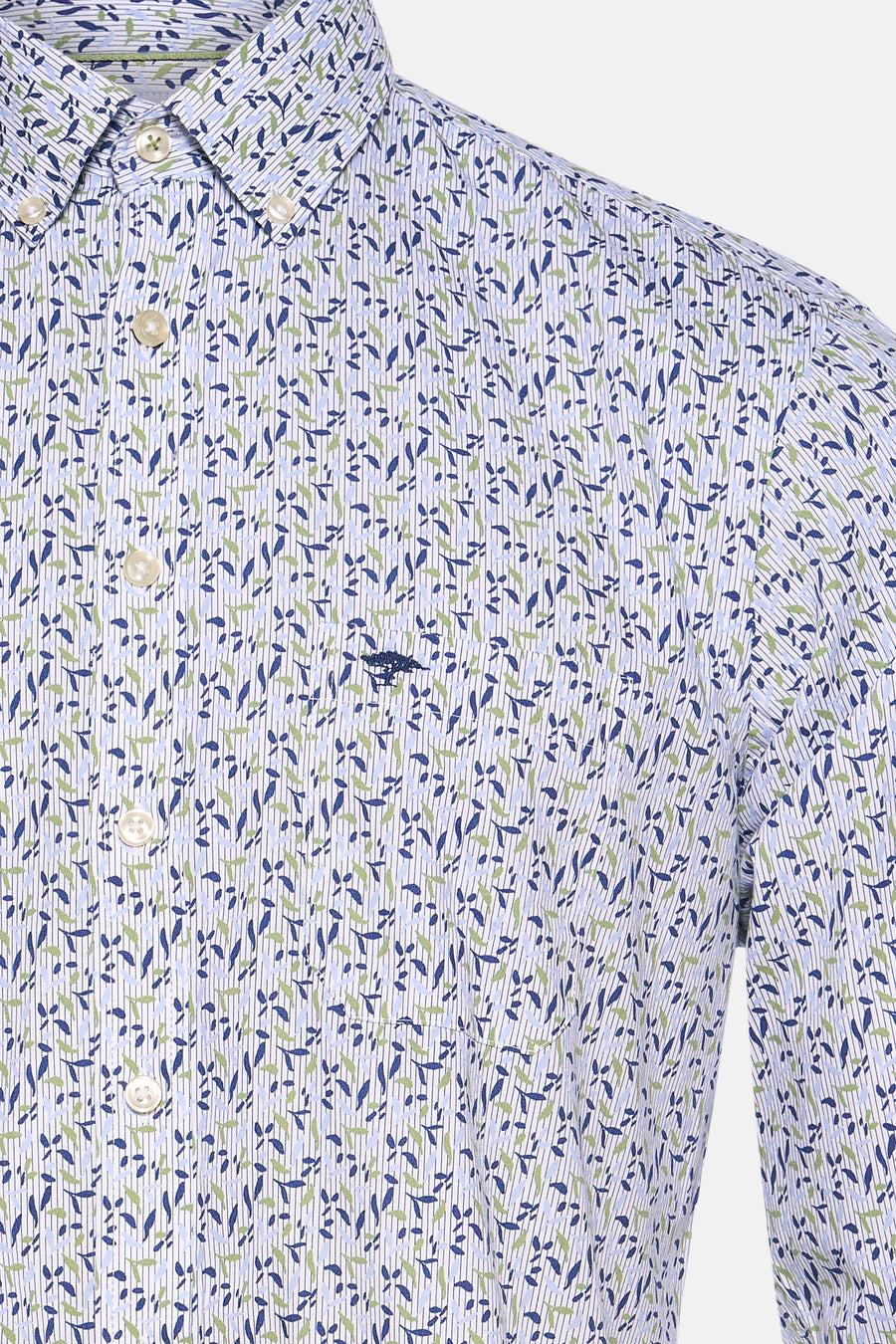 Chemise à manches longues verte de FYNCH-HATTON, à motif de feuilles bleues et vertes, avec col boutonné.