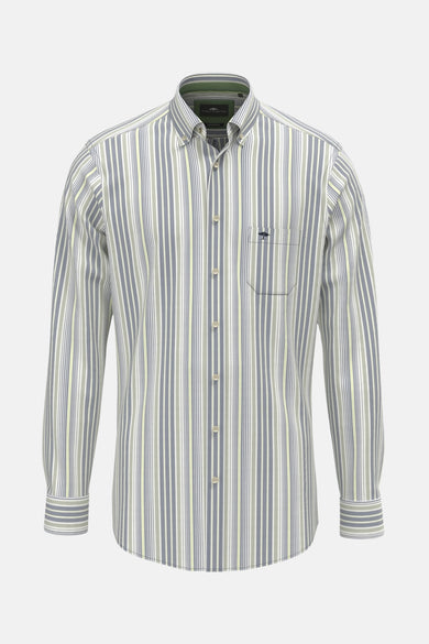 Chemise à manches longues multicolore de FYNCH-HATTON, rayures verticales, poche poitrine avec logo brodé.
