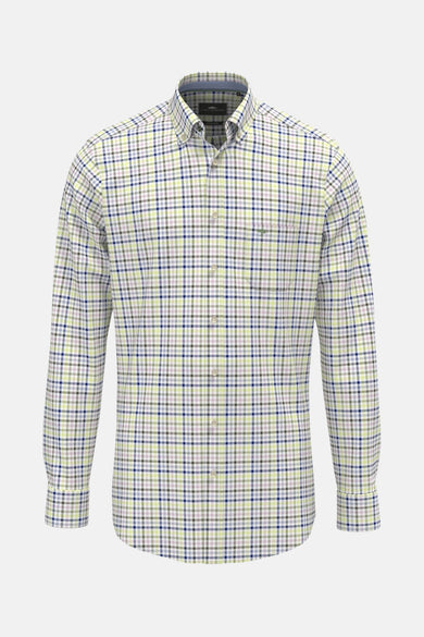 Chemise à manches longues multicolore de FYNCH-HATTON avec motif à carreaux sur fond clair.