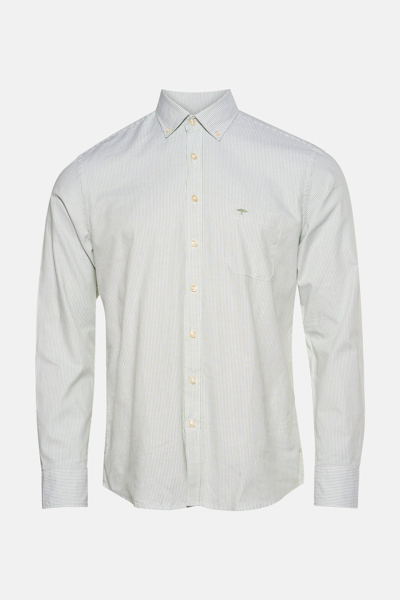 Chemise à manches longues verte à rayures by FYNCH-HATTON avec fermeture boutonnée et logo arbre brodé.