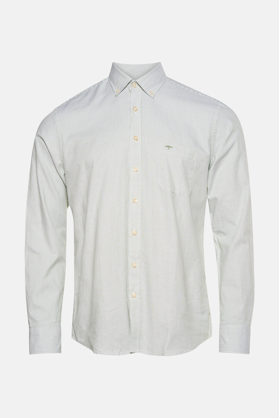 Chemise à manches longues verte à rayures by FYNCH-HATTON avec fermeture boutonnée et logo arbre brodé.