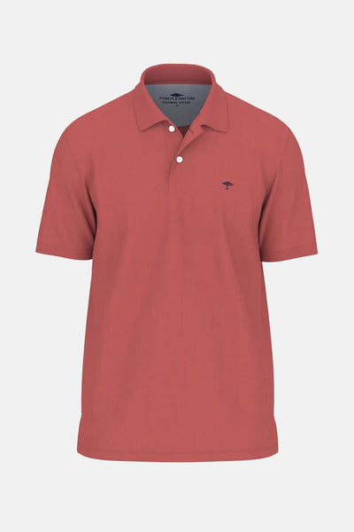 Polo rouge à manches courtes de FYNCH-HATTON, avec logo discret sur la poitrine.