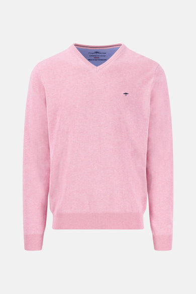 Pull à col en V rose de FYNCH-HATTON, avec un logo discret brodé sur la poitrine.
