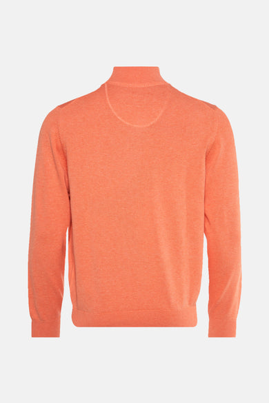 Oranje rollettenkraag pull van FYNCH-HATTON, in fijne tricot, rugweergave.