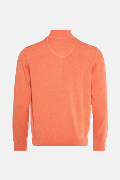 Oranje rollettenkraag pull van FYNCH-HATTON, in fijne tricot, rugweergave.