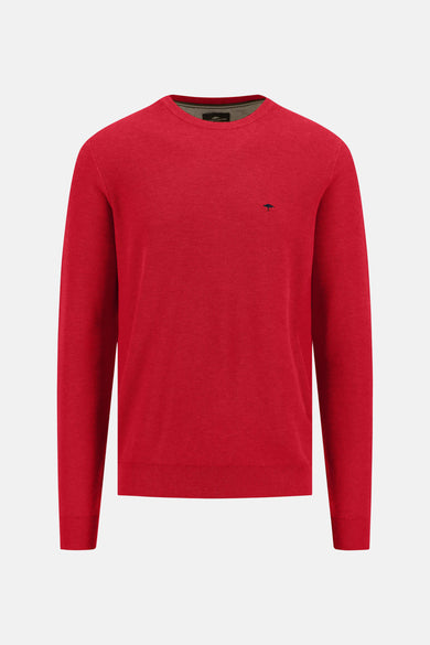 Pull à col rond rouge de FYNCH-HATTON avec un petit logo discret brodé sur la poitrine.