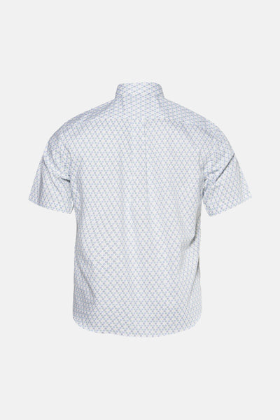 Multikleurig overhemd met korte mouwen van FYNCH-HATTON, met een geometrisch patroon op een witte achtergrond.