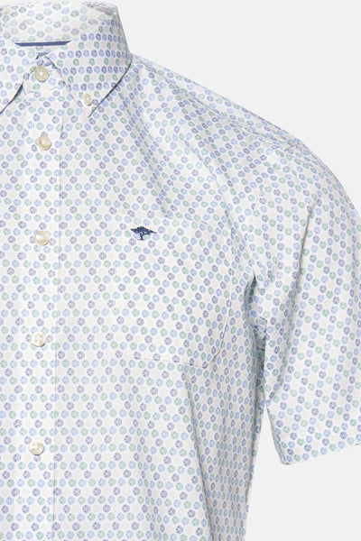 Multikleurig overhemd met korte mouwen van FYNCH-HATTON met geometrisch patroon en borstzak.