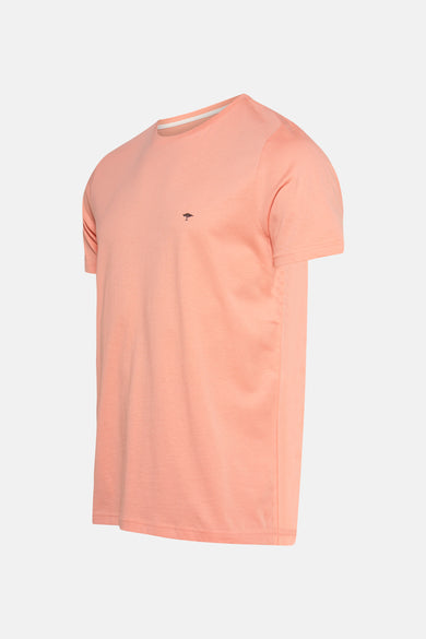 T-shirt à manches courtes pêche de FYNCH-HATTON avec petit logo discret sur la poitrine.