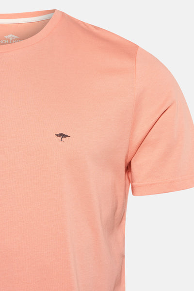 T-shirt à manches courtes pêche de FYNCH-HATTON avec petit logo brodé sur la poitrine.