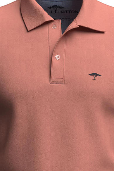 Polo met korte mouwen, perzik van FYNCH-HATTON, met geborduurd boomlogo en knoopsluiting.
