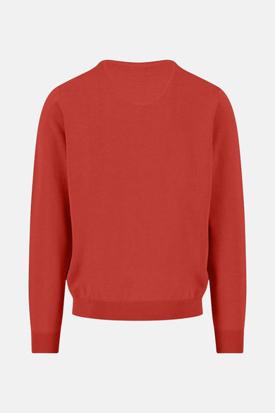 Pull à col en V rouge de FYNCH-HATTON, vue arrière sur fond clair.