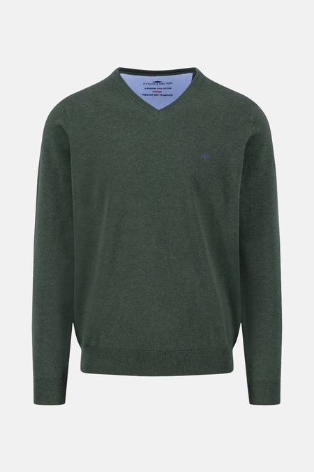Groene V-hals trui van FYNCH-HATTON, in fijne brei, met een klein geborduurd logo.
