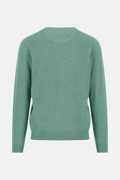Pull col V vert de FYNCH-HATTON, en maille fine et uniforme.
