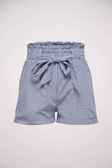 Korte blauwe gestreepte short van ONLY, met strikceintuur en geplooide taille.
