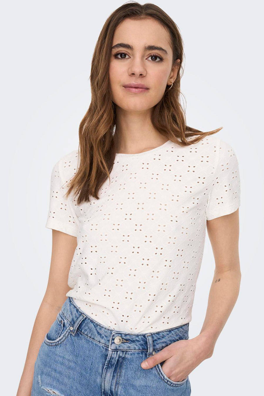 Wit T-shirt met korte mouwen van JDY, met uitgesneden details.