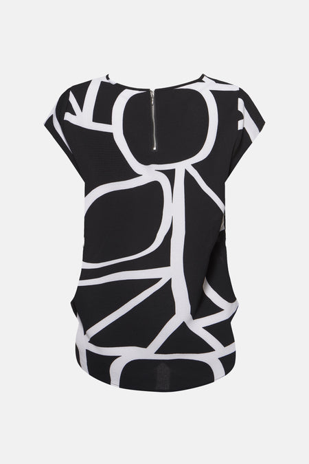 Zwarte blouse met korte mouwen van ONLY, met een wit geometrisch patroon en een rits op de rug.
