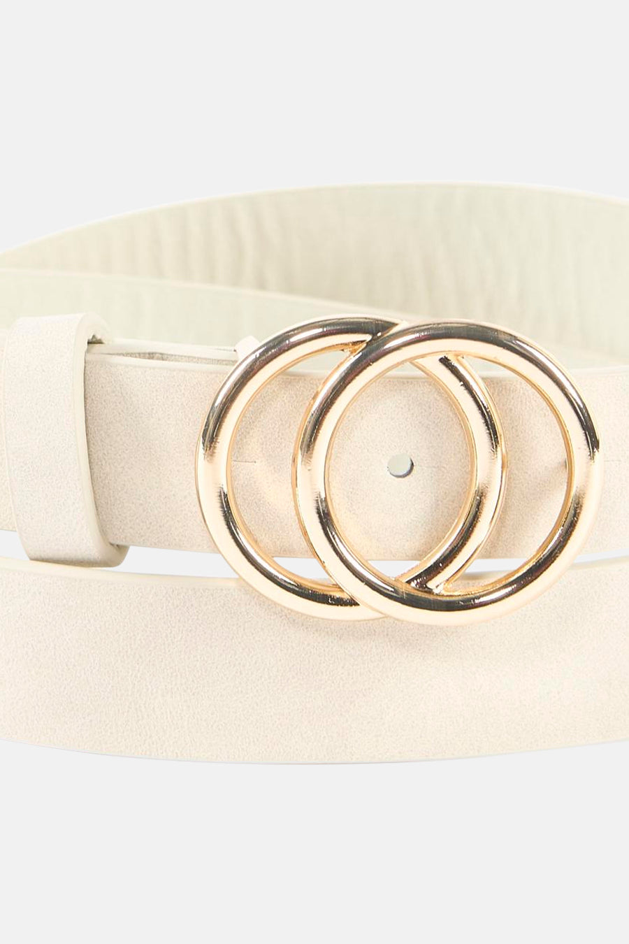 Ceinture beige ONLY avec boucle dorée à double cercle.