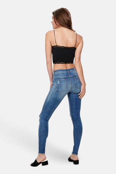 ONLVICKY  LACE SEAMLESS CROPPED TOP NOOS