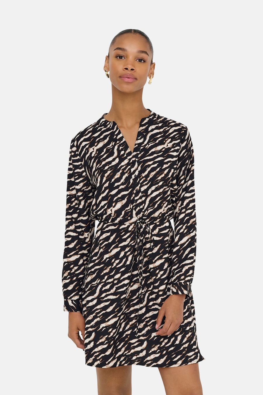 Multikleuren jurk met lange mouwen van ONLY, met zebraprint en strikceintuur.