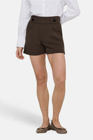 Short - brun