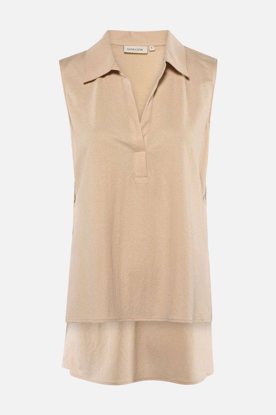 Beige mouwloze blouse van GOA GOA met overhemdkraag, V-hals en overlappende zoom.