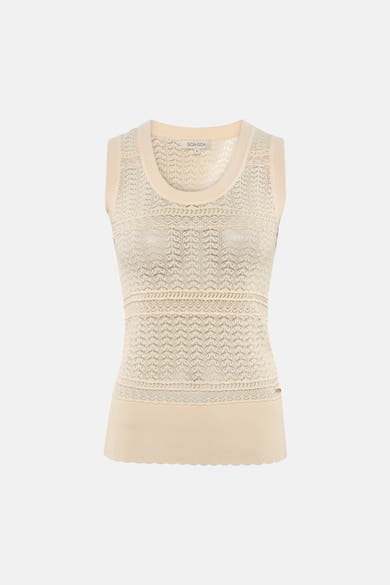 Beige mouwloze top van GOA GOA met opengebreide structuur en geschulpte zoom.