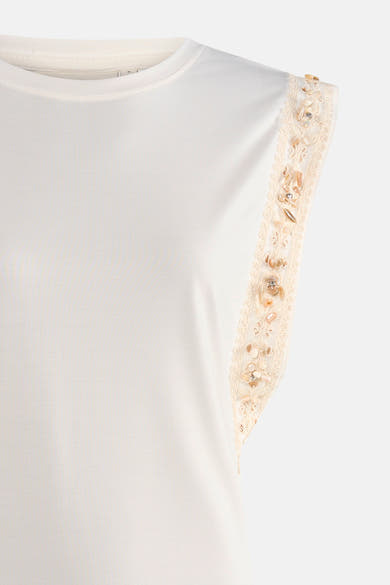 Beige T-shirt met korte mouwen van GOA GOA met decoratieve parelversiering op de schouder.