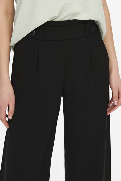 Pantalon de costume noir de JDY avec une ceinture à boutons et une jambe large.