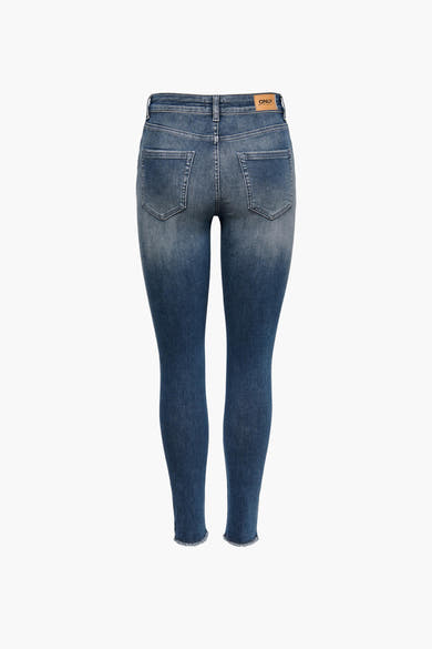 Skinny jeans in donkerblauw denim van ONLY, met wassing op de dijen en rafelzomen.