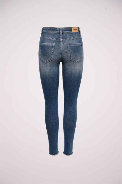 Skinny jeans in donkerblauw denim van ONLY, achterkant met wassing.