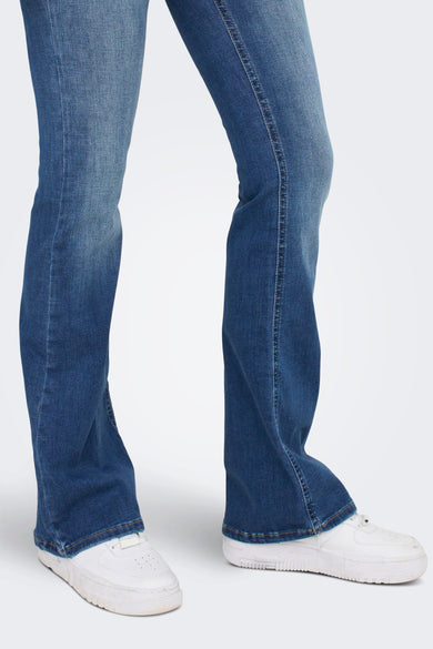 BLUSH FLARE - mid blue denim