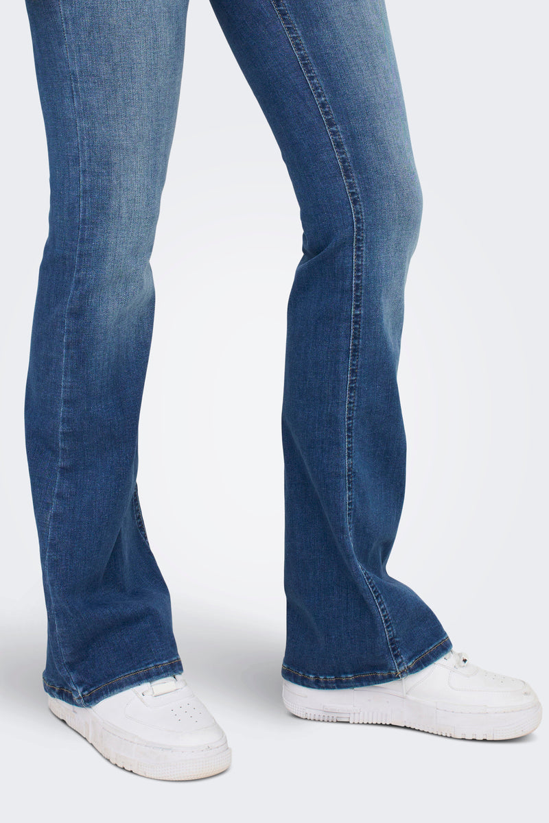BLUSH FLARE - mid blue denim