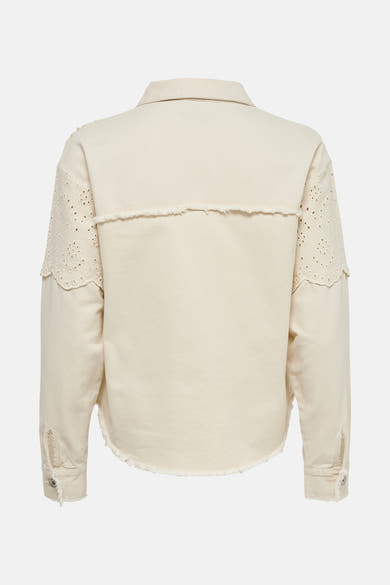 Veste courte écru de ONLY® avec manches brodées et ourlet frangé, vue de dos.