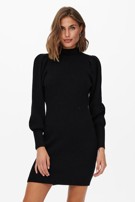 Robe noire côtelée de ONLY, avec manches longues bouffantes et col montant.