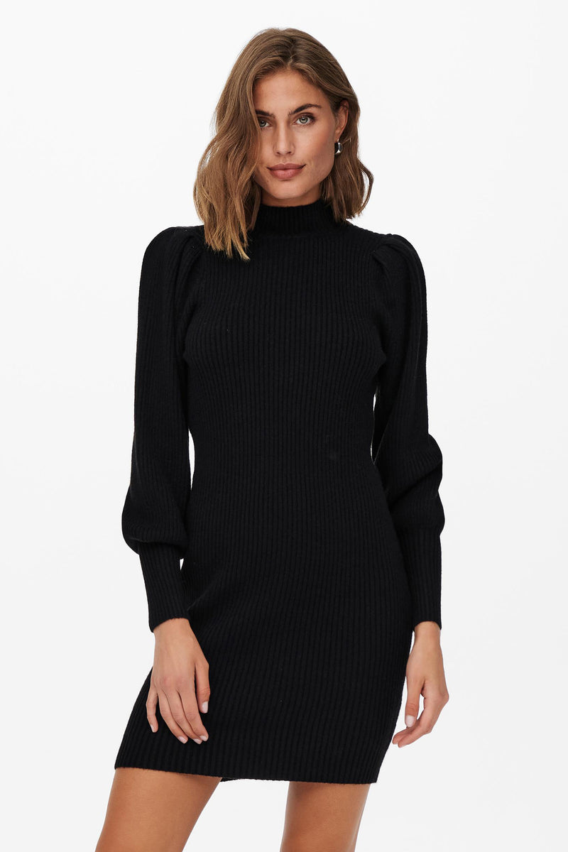 Robe noire côtelée de ONLY, avec manches longues bouffantes et col montant.