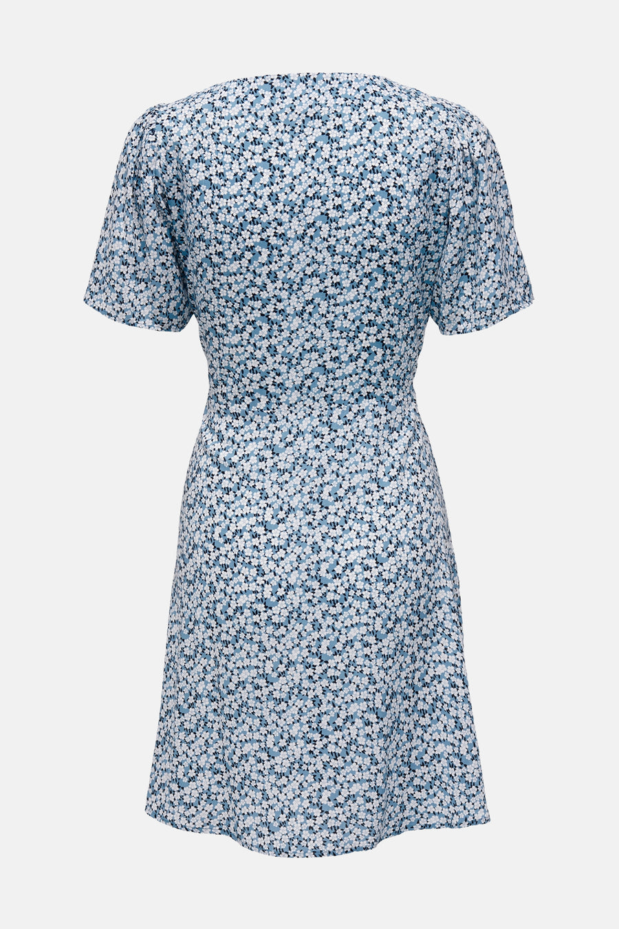 Korte blauwe jurk van ONLY® met korte mouwen, wit en blauw bloemenpatroon, achterzicht.