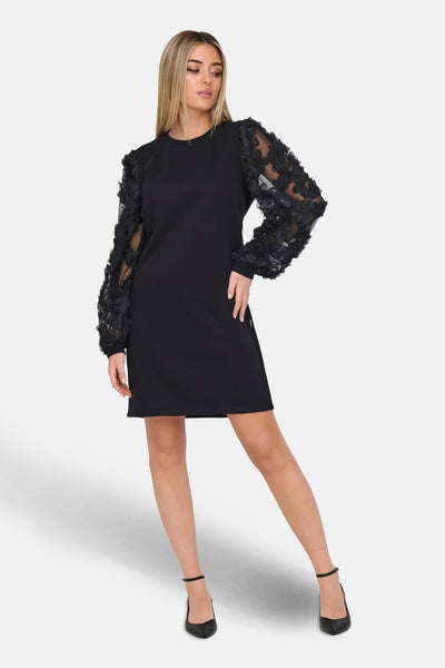 Robe noire à manches longues de JDY, avec manches en tulle à motifs floraux.