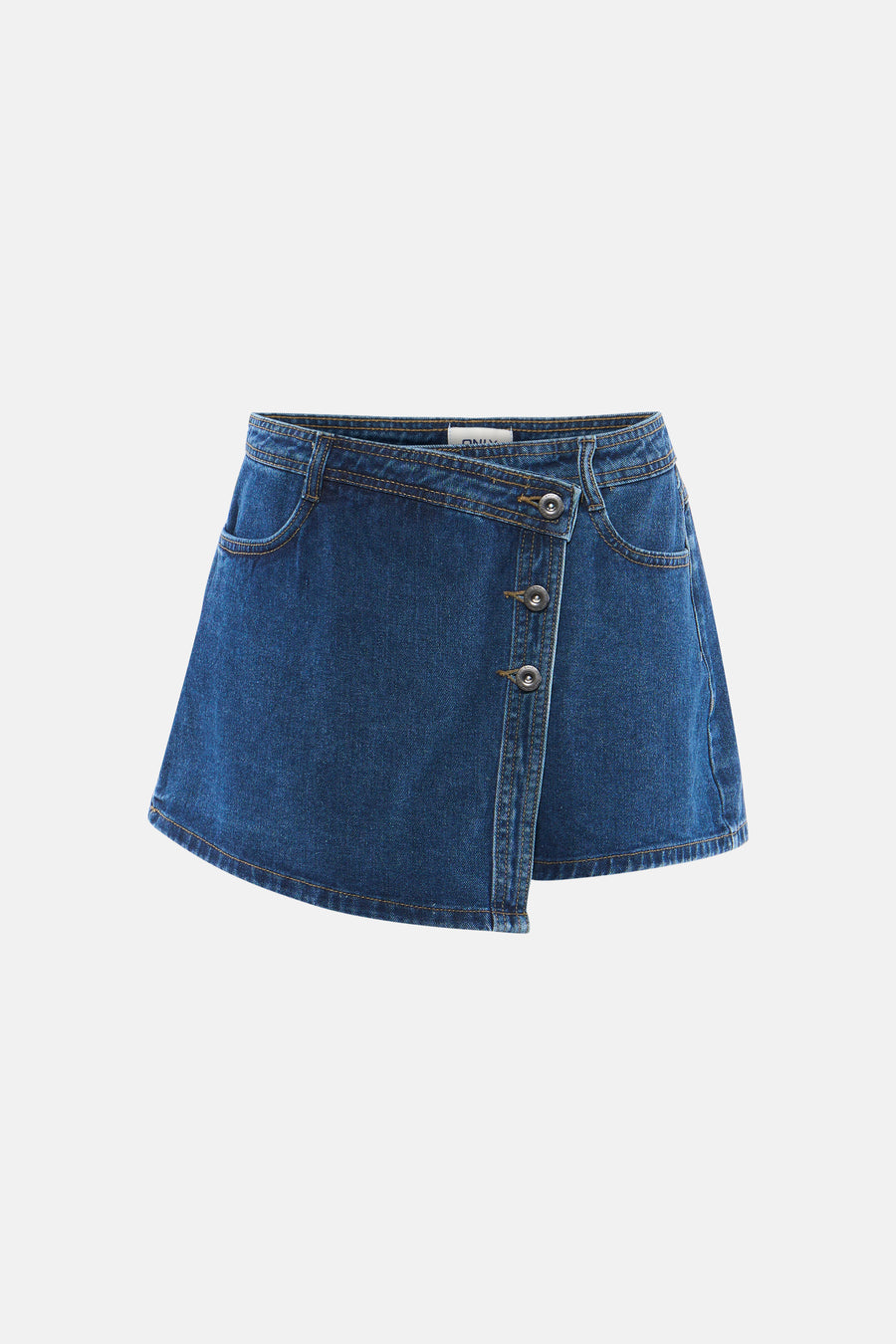 Donkerblauwe spijkerrok met short van ONLY® met asymmetrische knoopsluiting aan de voorkant en zijzakken.