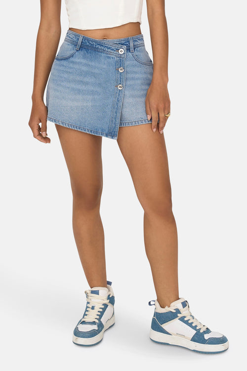 Short - light blue denim