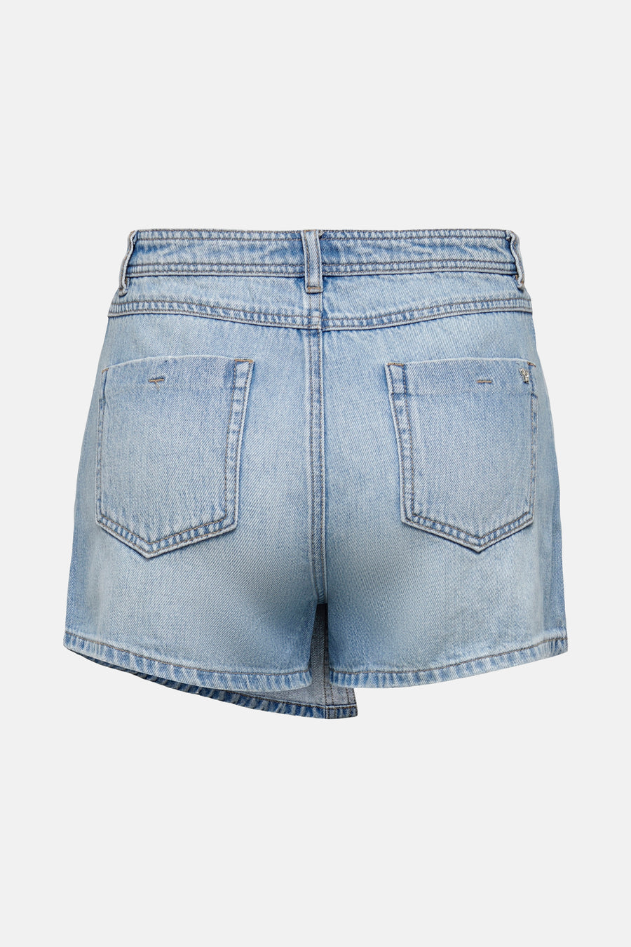 Short en denim bleu clair de ONLY, vue arrière avec poches plaquées.
